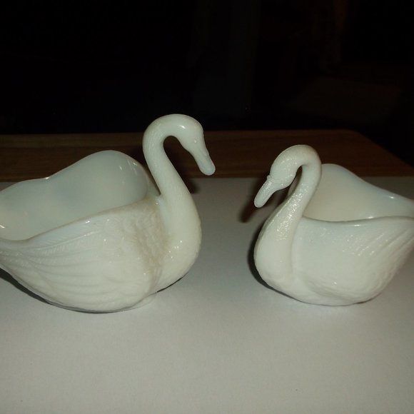 milk glass swans. set of 2